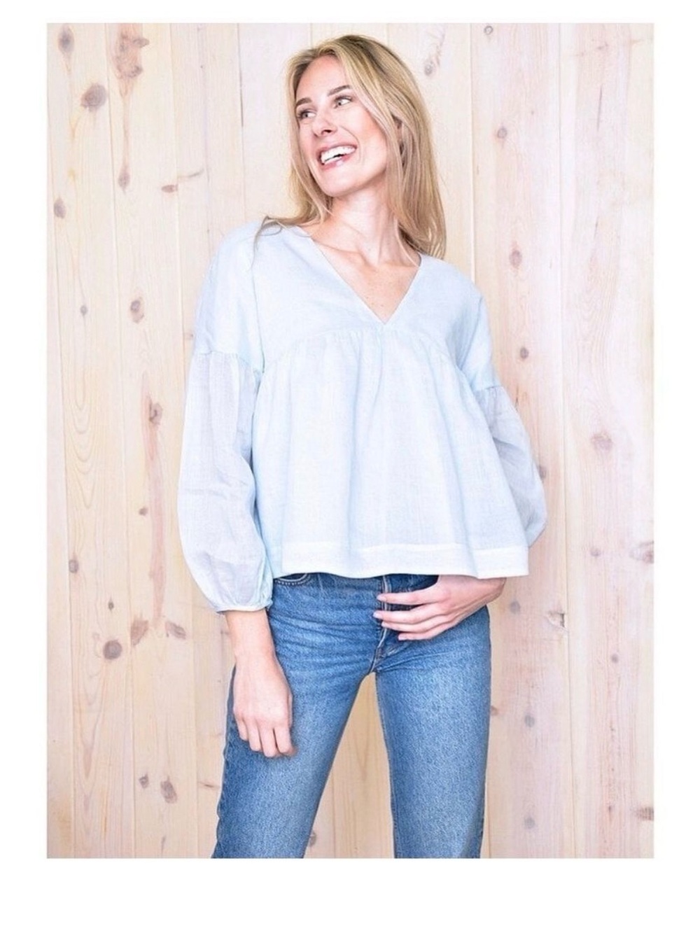 Relaxed V-Neck Light Blue Billow Sleeve Tunic